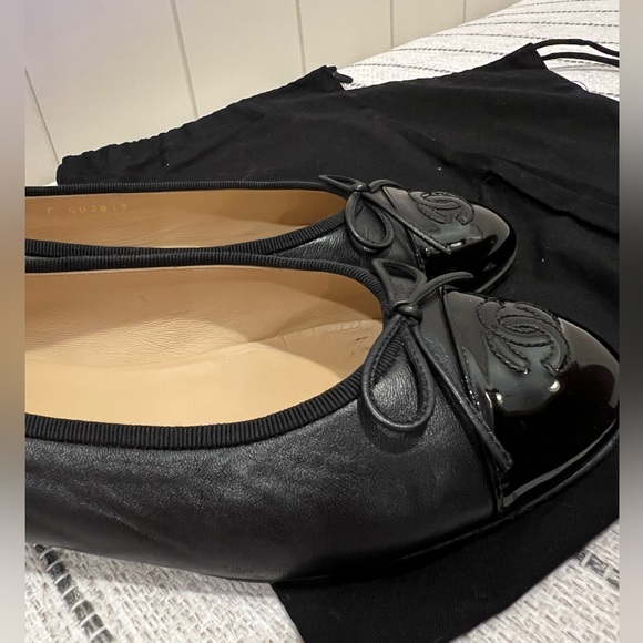 Authentic Chanel Black Ballet Flats with patent toe cap - Picture 7 of 10